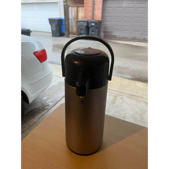 Grindmaster Glass Lined 2.2 Liter Airpot w/ Push Top - Picture 1 of 3